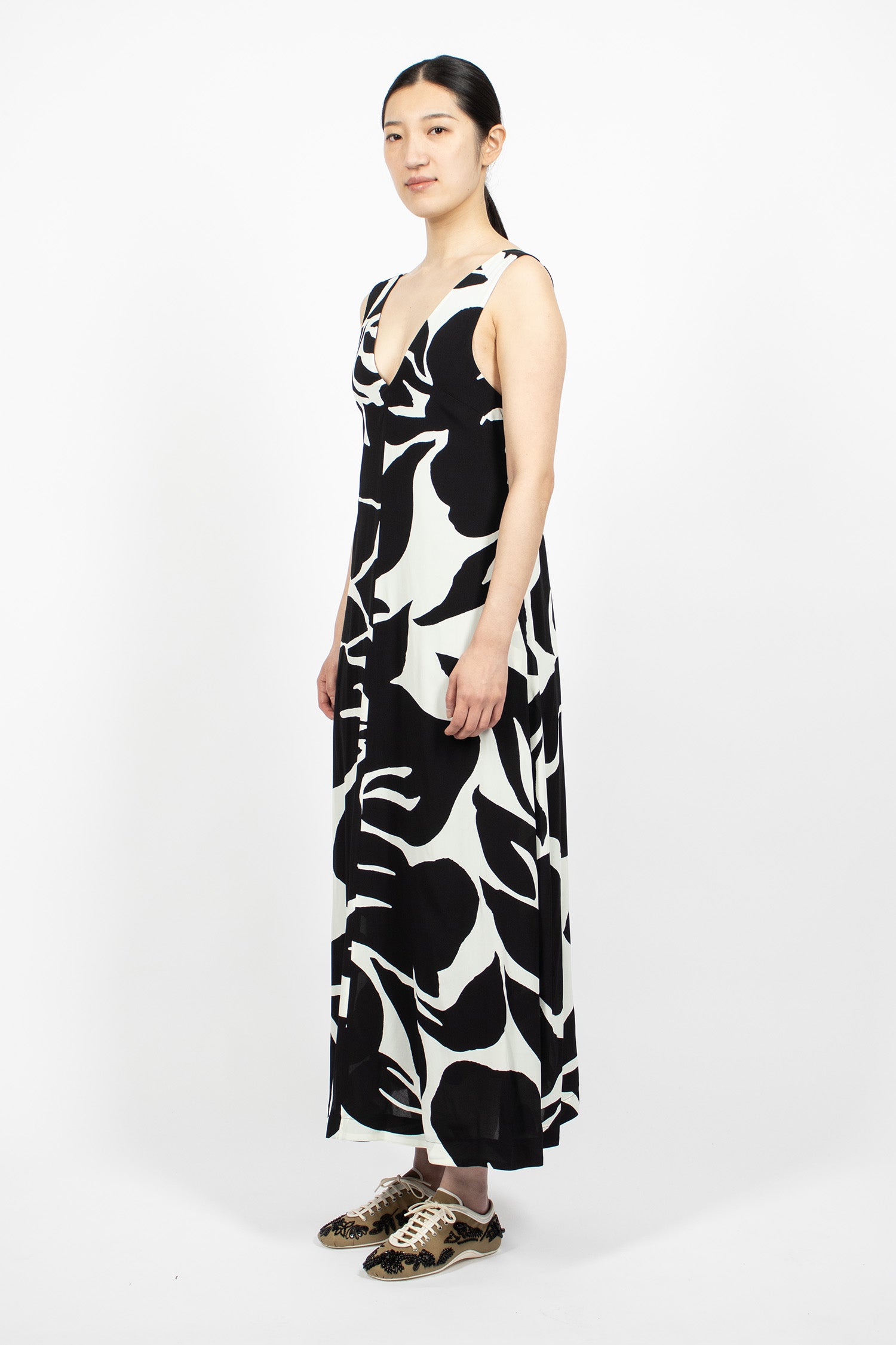 V-Neckline Sleeveless Dress Black