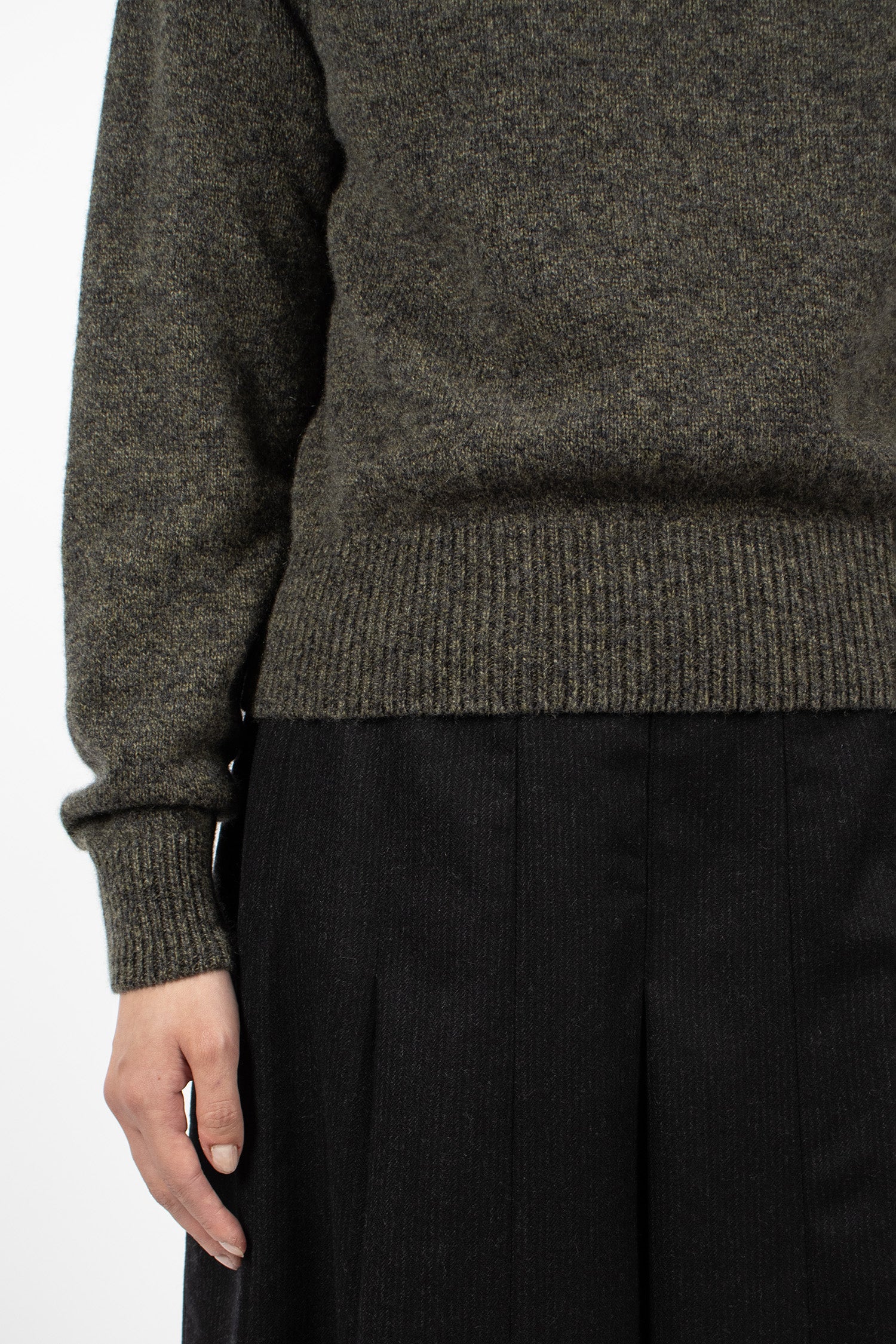 Short Classic Crew Neck Jumper Khaki/Charcoal Twist