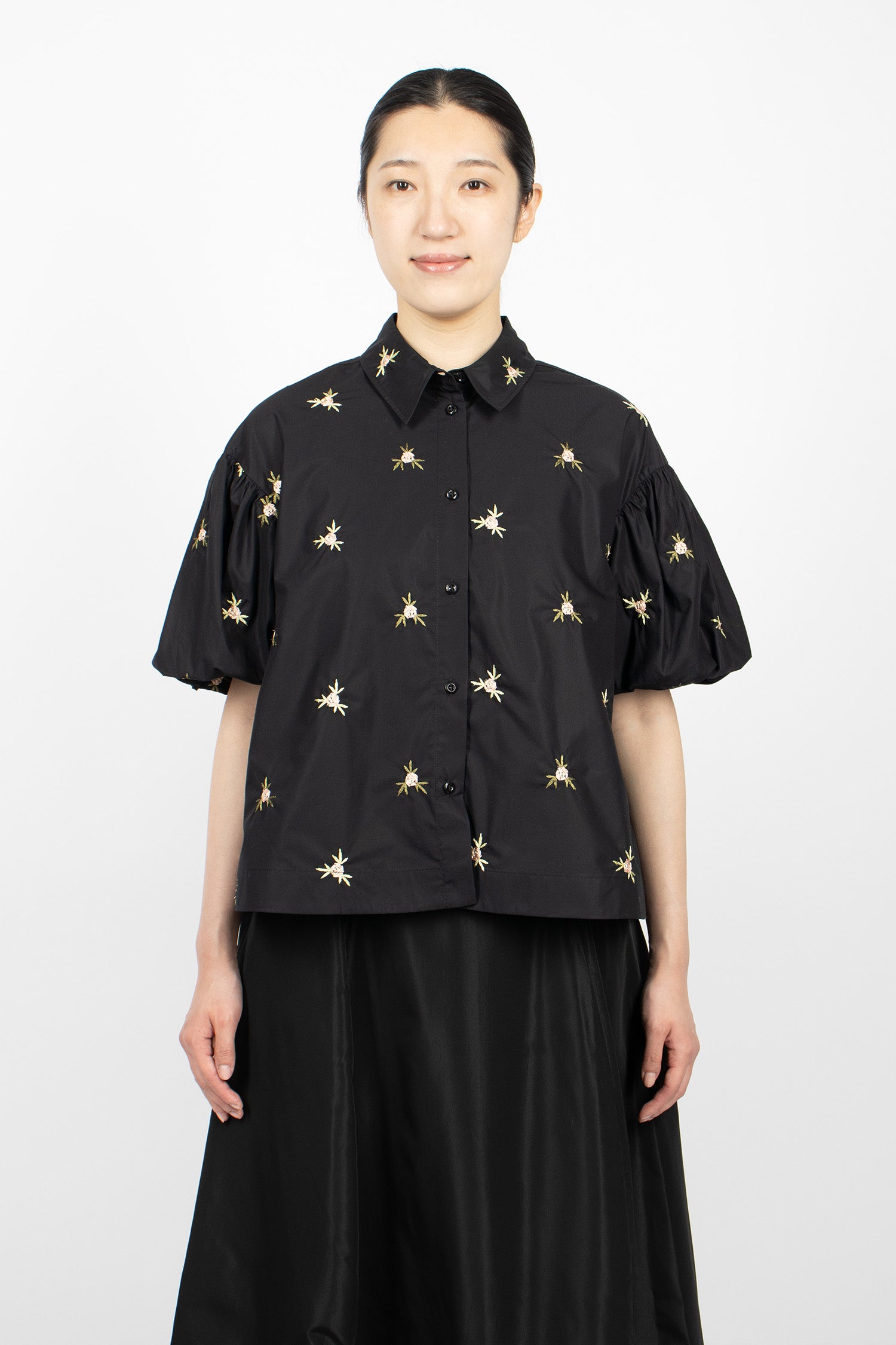 Cropped Rosebud Puff Sleeve Lace Trim Shirt Black
