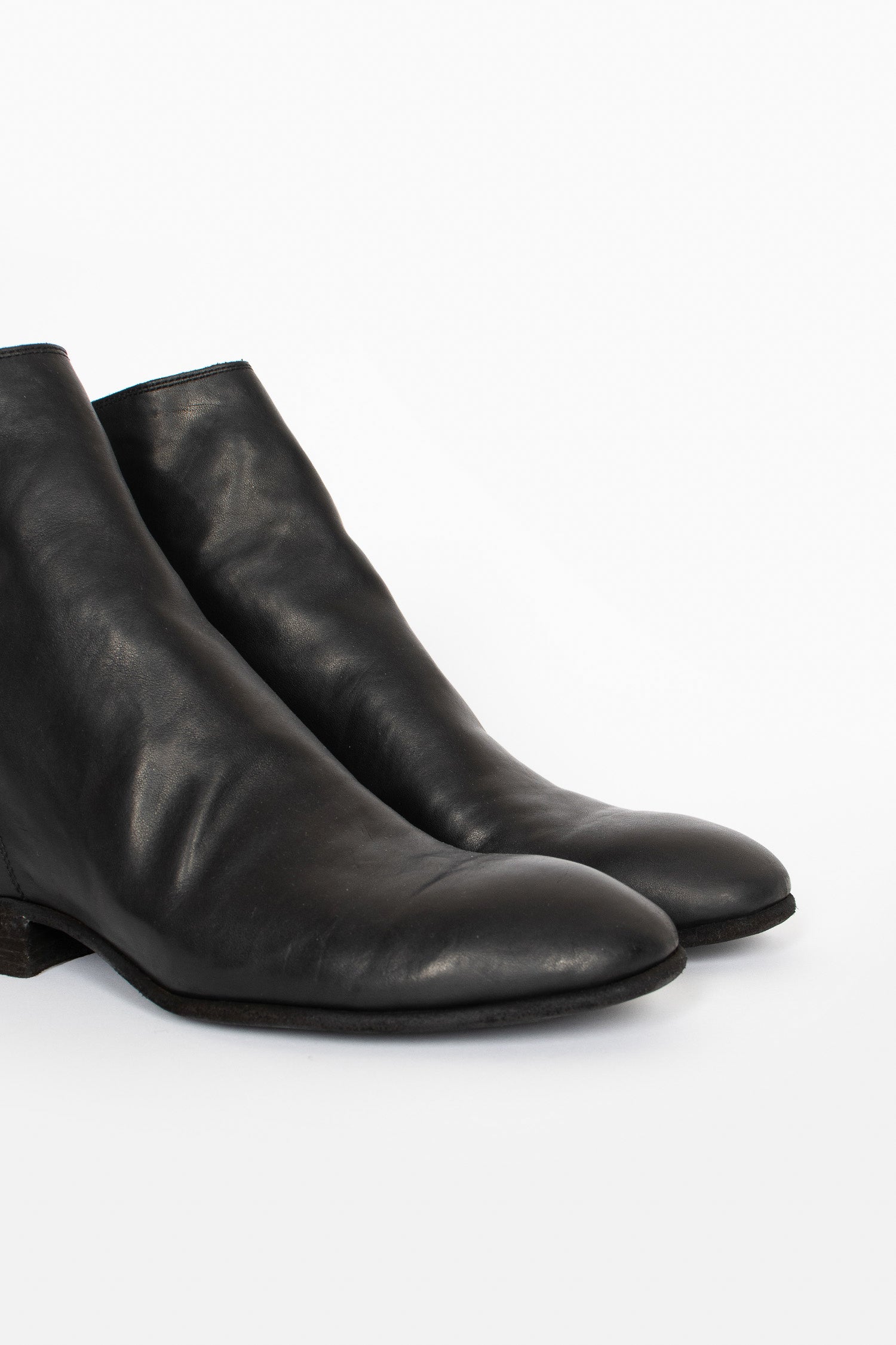 596 Full Grain Back Zip Ankle Boots BLKT