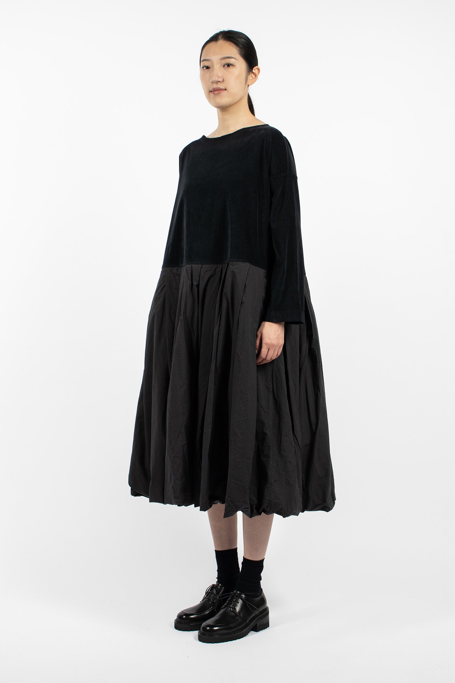 31236 Boatneck Pleated Dress V TC Black