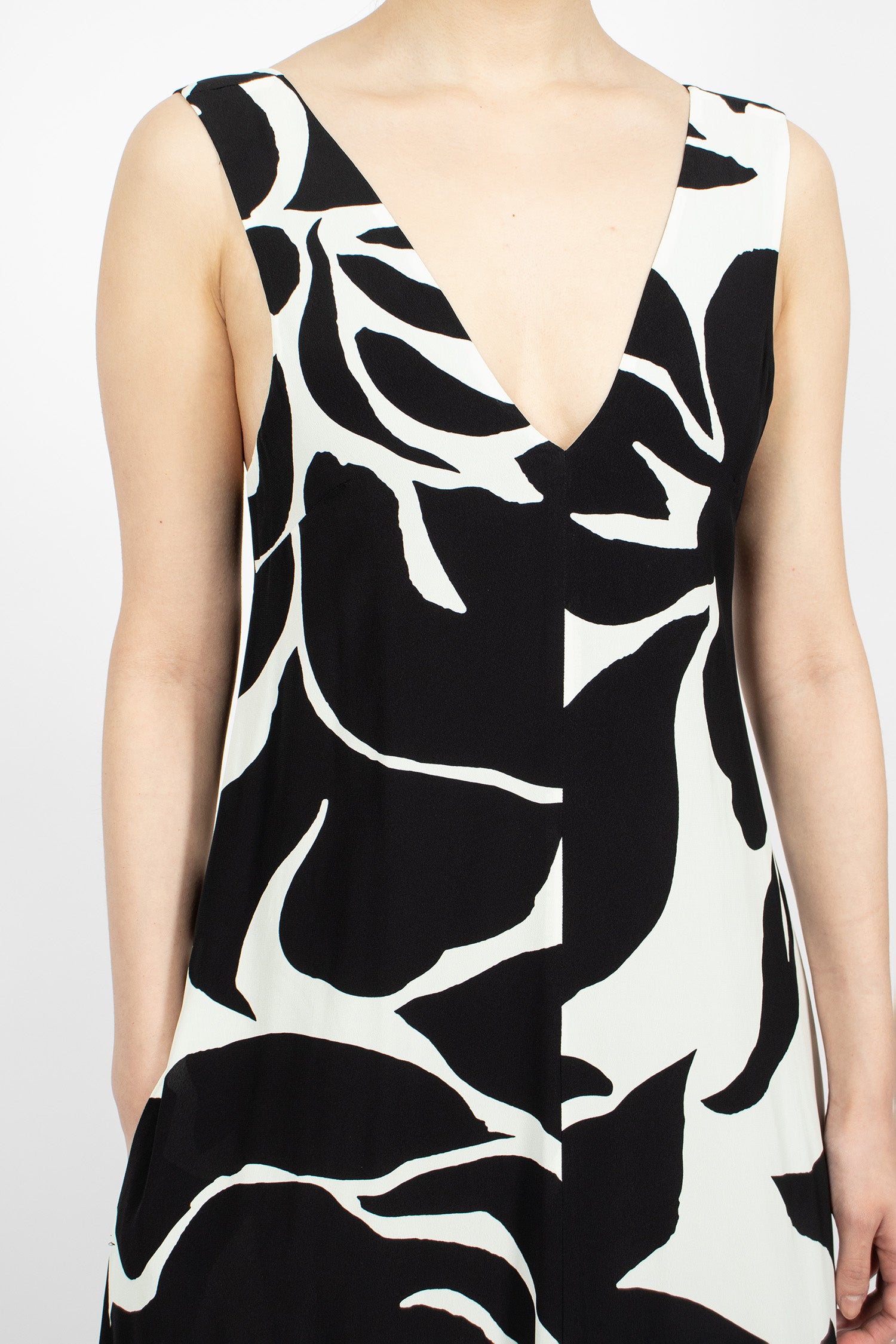 V-Neckline Sleeveless Dress Black