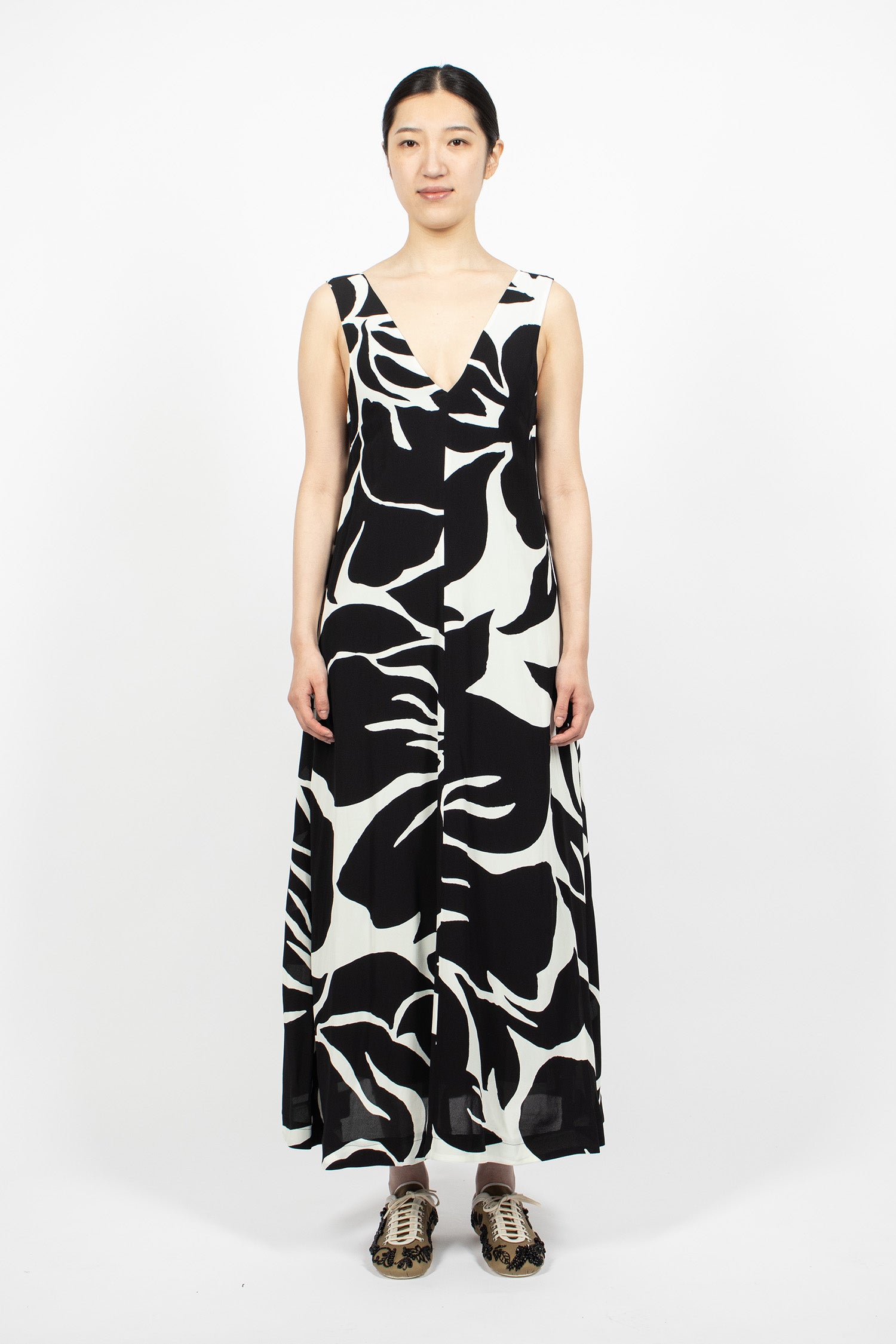 V-Neckline Sleeveless Dress Black