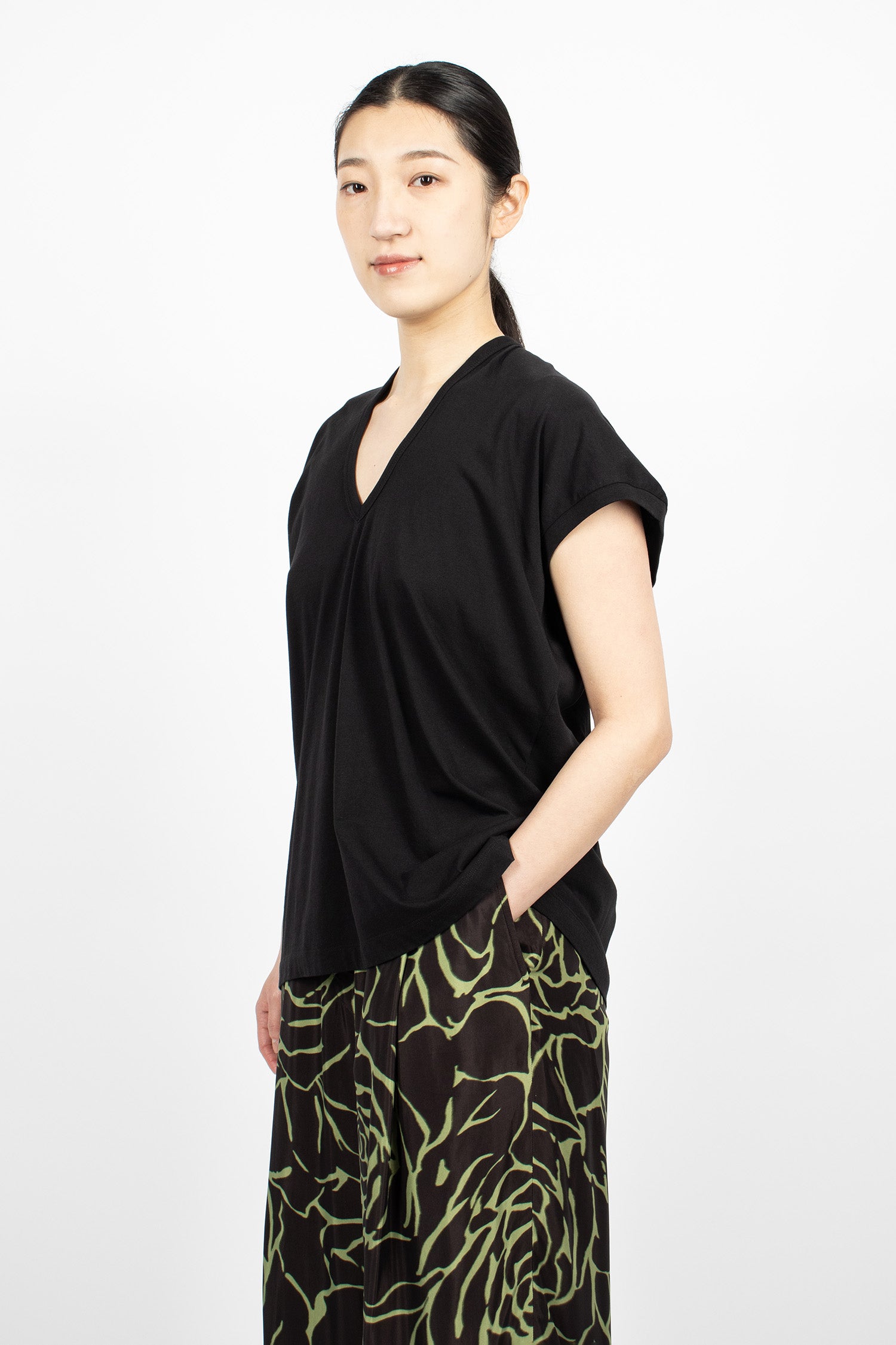 V-Neck Tee Black