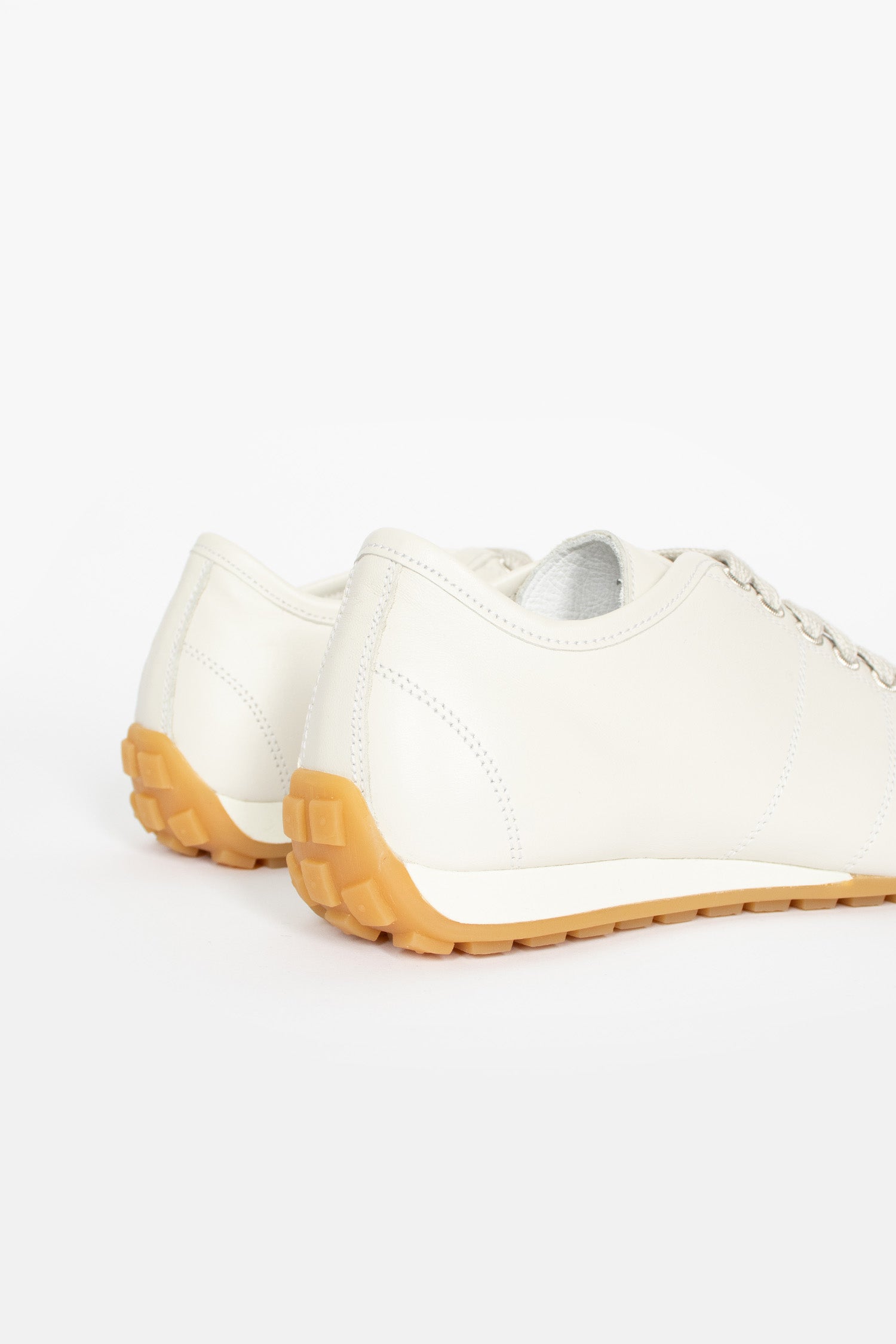 Smooth Leather Sneaker Off-White