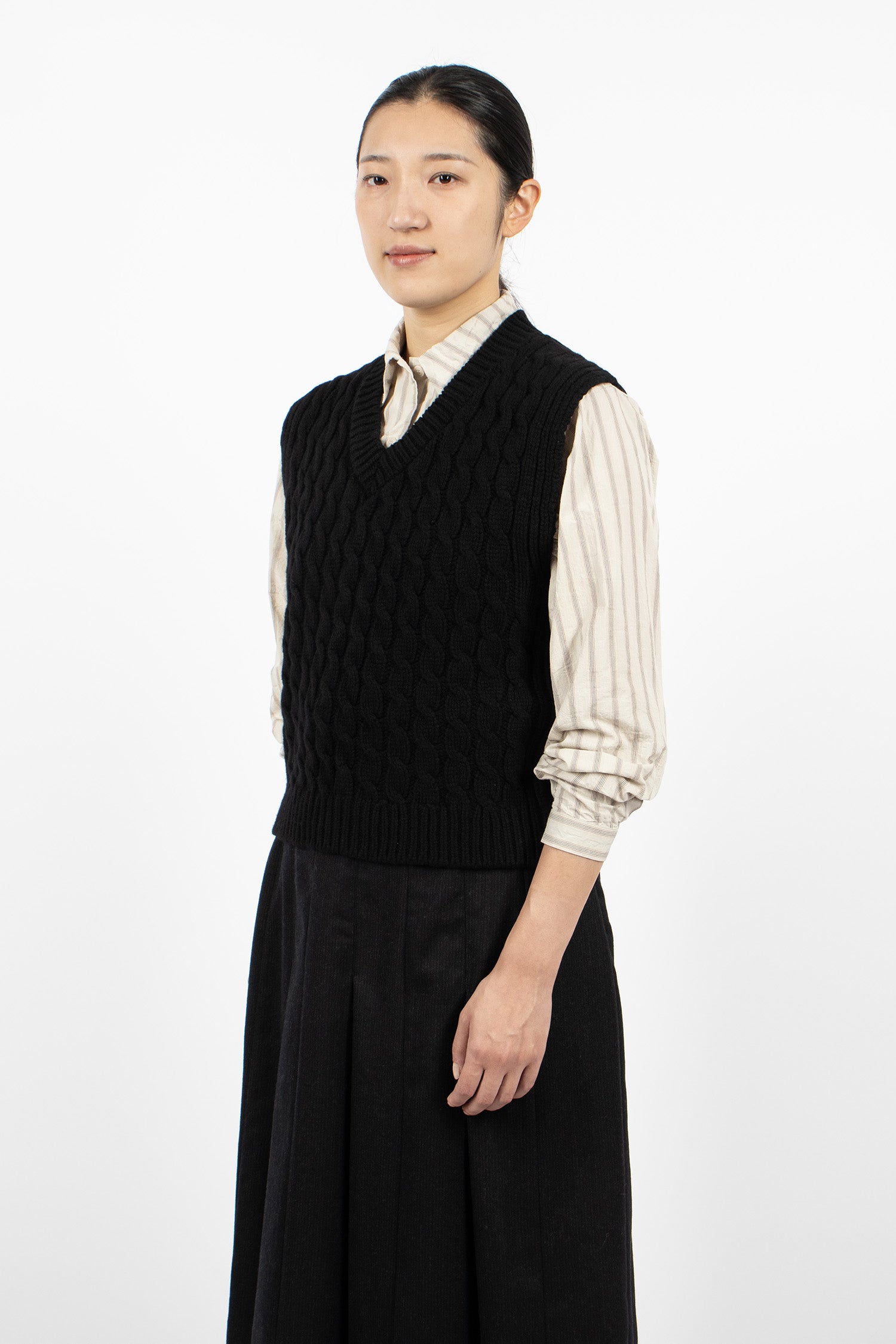 Cable Merino Slipover Black