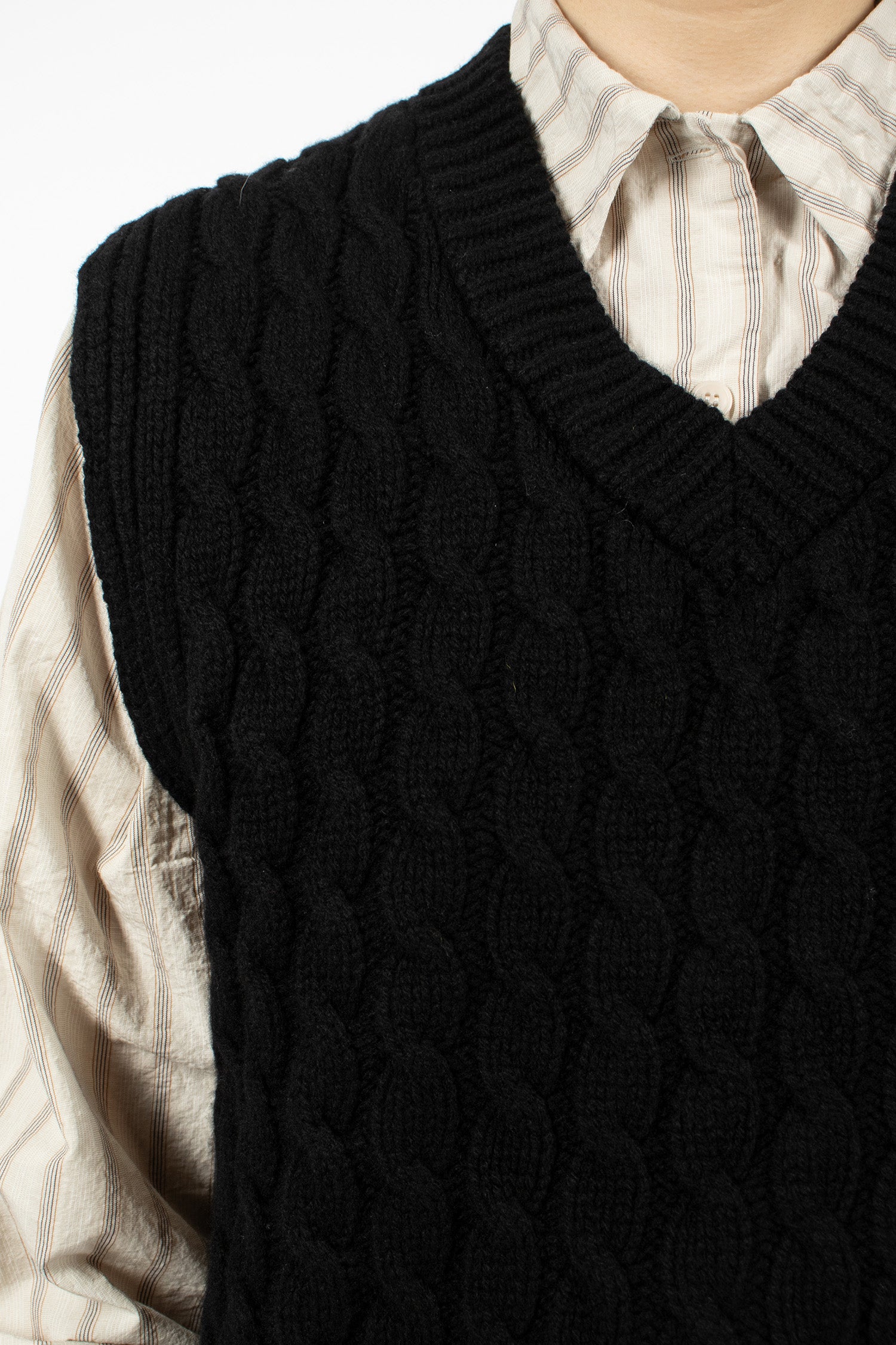 Cable Merino Slipover Black