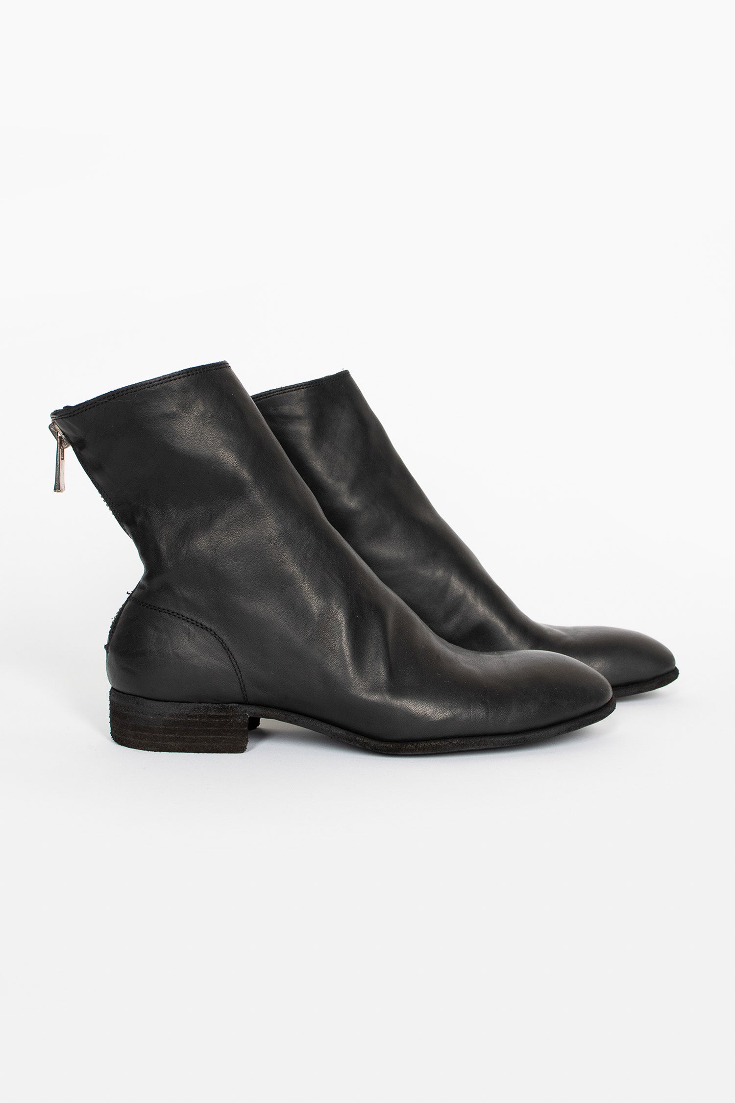 596 Full Grain Back Zip Ankle Boots BLKT